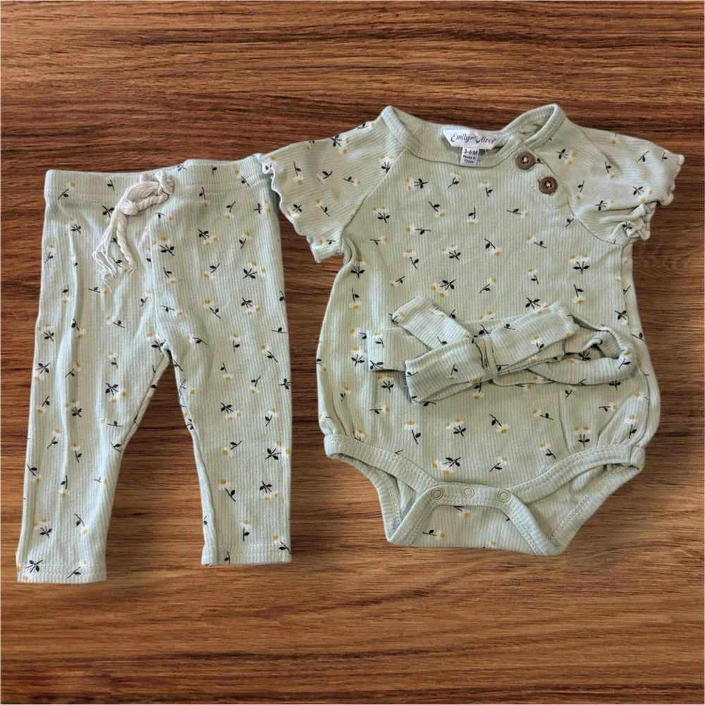 Set of 8  Colorful Kids Clothing Set